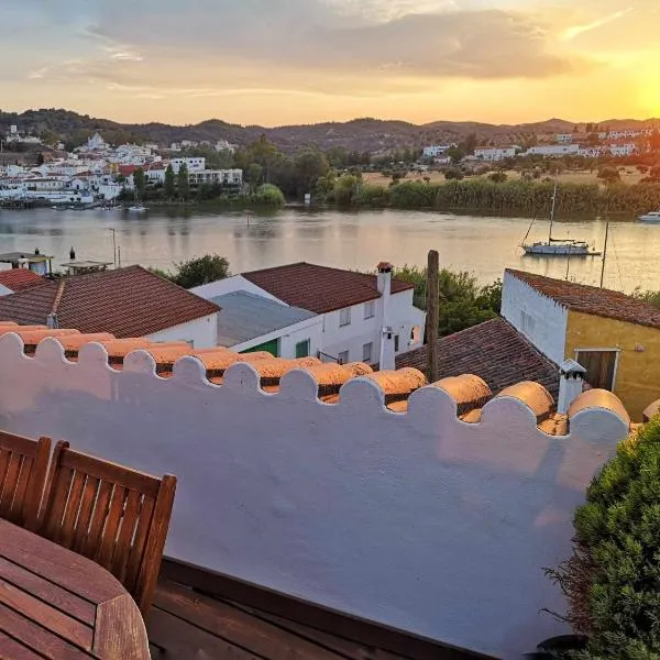 Casa rural La Rabá Terraza con increíbles vistas, ξενοδοχείο σε Sanlucar de Guadiana