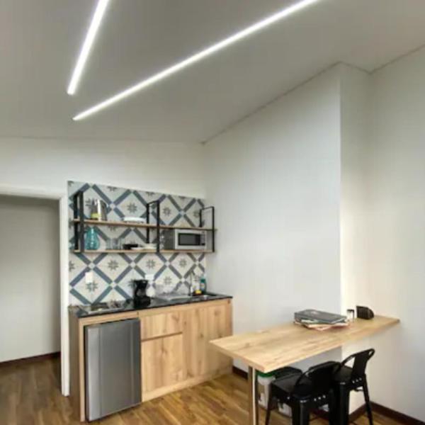 Apartamento cerca al centro comercial Santafé A105 By Roots Rentals, Medellín