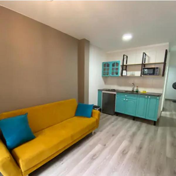 Económica Suite en sector Manila el Poblado M102 By Roots Rentals, Medellín