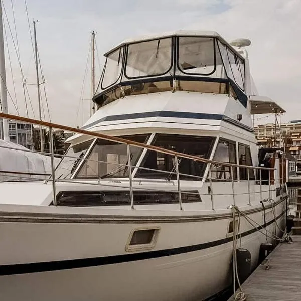 2BR Spacious & Comfy 43' Yacht - Heat & AC - On the Freedom Trail - Best Nights Sleep, Hotel in Boston