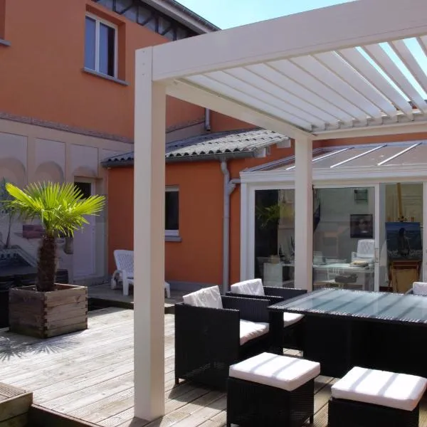 La Maison de L Artiste - Chambres d'hôtes à Verdun - avec jacuzzi, hôtel à Verdun-sur-Meuse