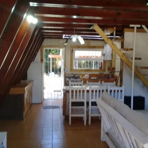 Casa chalet Alpino Paraíso solo familiar، فندق في مار ديل بلاتا