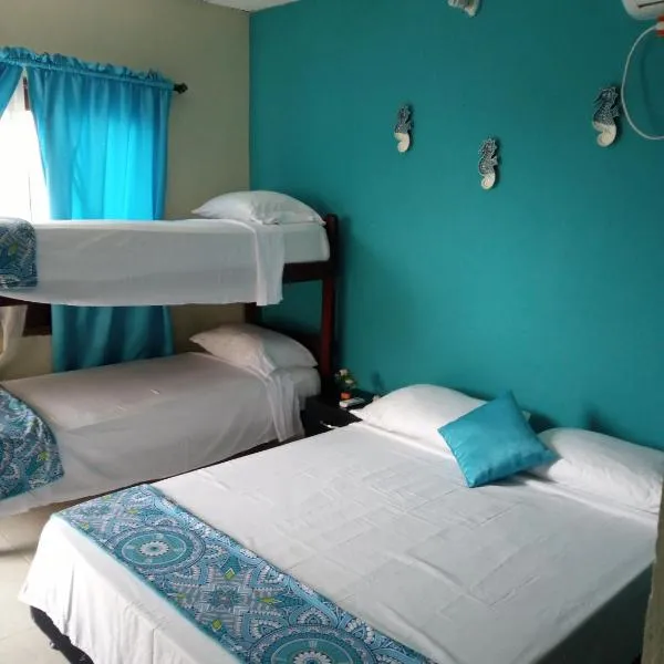 AquaMarina Hostal, hotel in Tolú