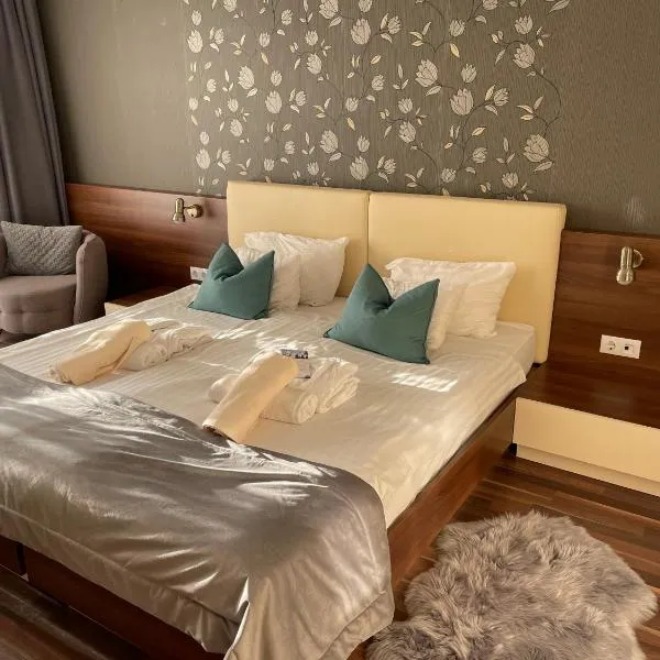 Velence Sunset Wellness Apartman, hotel in Velence