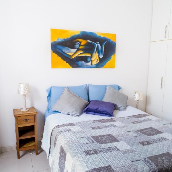 Lindo apartamento de 2 quartos ao lado da Praia de Copacabana!