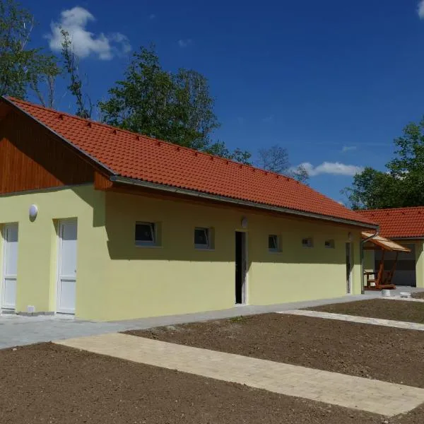Familia Camping Balaton, hotel din Balatonőszöd