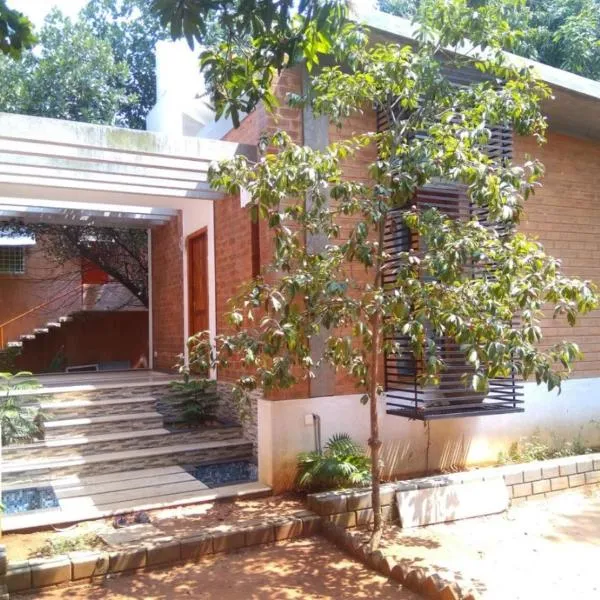 Eden Garden Farm Stay, hotel in Auroville