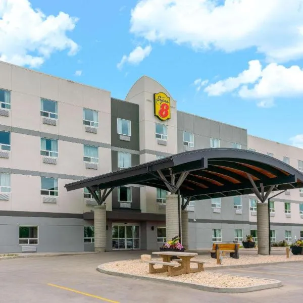 Super 8 by Wyndham Winnipeg East MB, hotel in Winnipeg