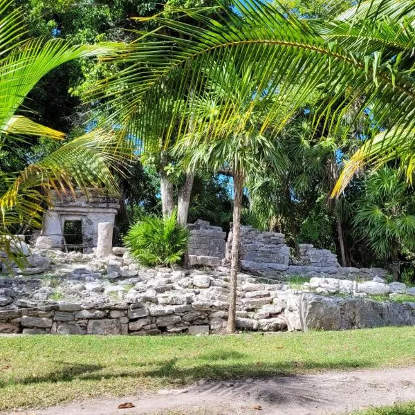 Castillo de Amor - Beach, hotel in Playa del Carmen