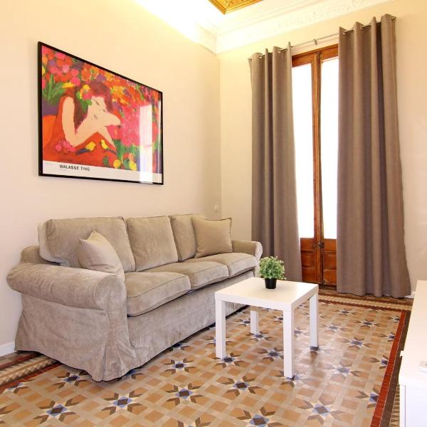 GIRONA - Modernist apartment next to Paseo de Gracia