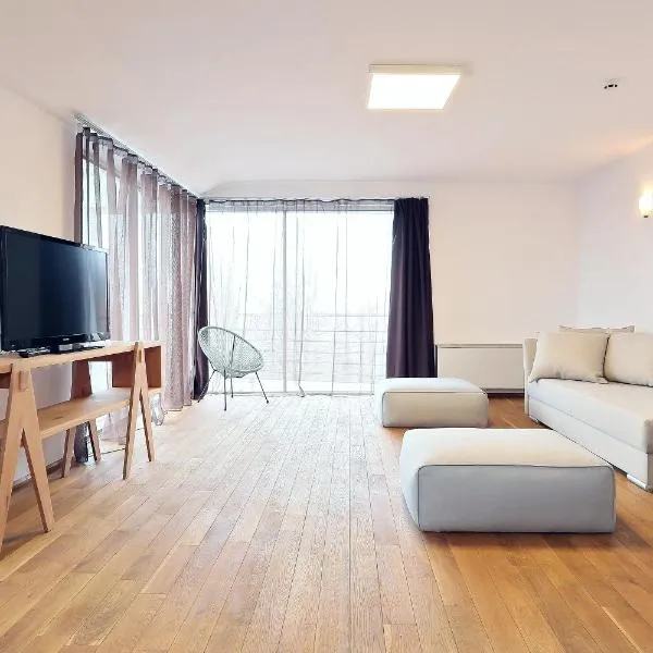 Living In Aparthotel, hotel v destinaci Oradea