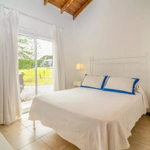 Abril Village, hotel in Tandil