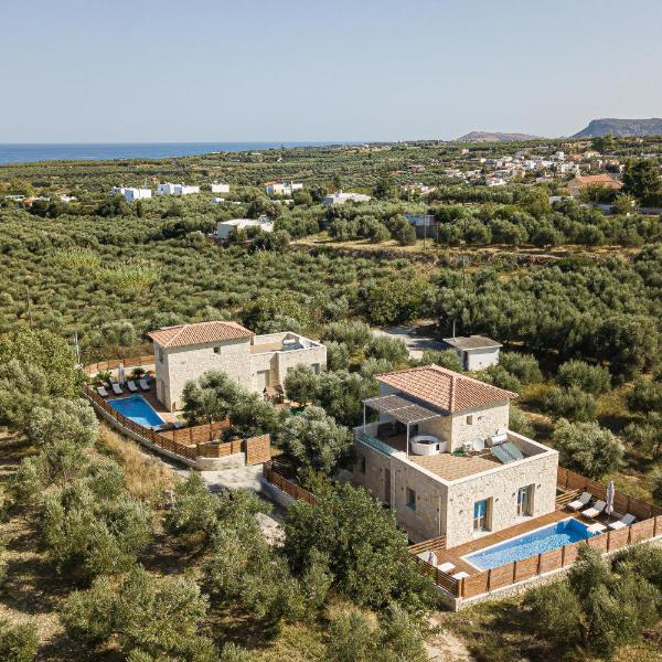 Villa Prima - With Private Heated Pool & Jacuzzi