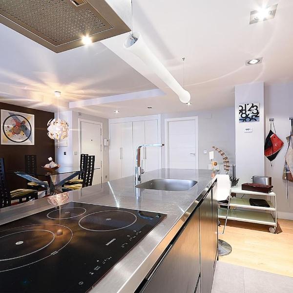 Piso moderno, céntrico y con garaje gratis, Bilbao