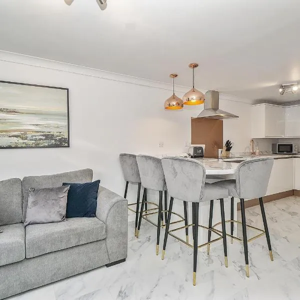 Modern seaside apartment ,Lossiemouth, Moray, מלון בלוסימאות'