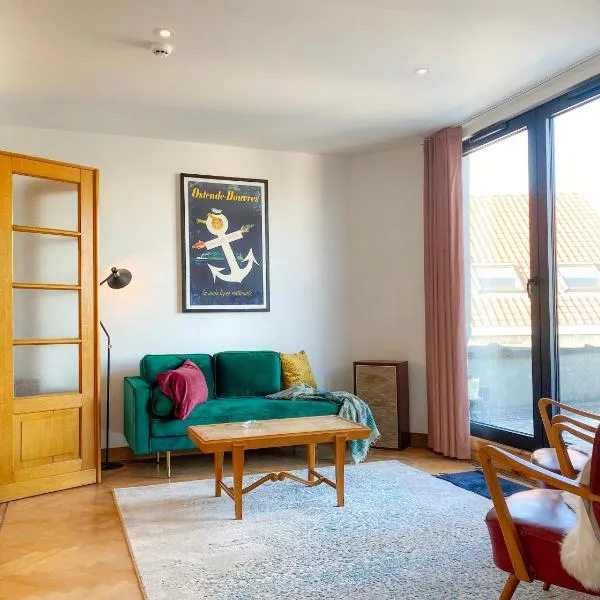 Family Floor - La Couronne Oostende - Authentiek appartement met veel lichtinval, готель у місті Остенде