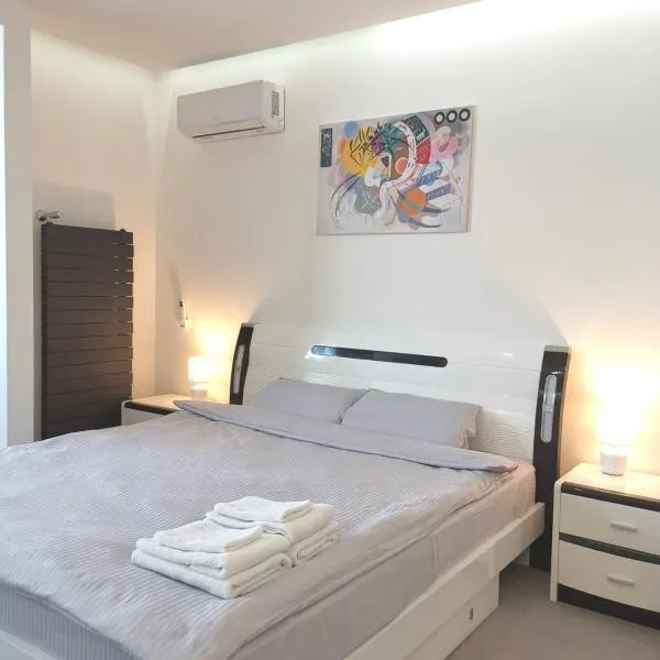 Stylish Riverside Apartments in Riviera Complex, ξενοδοχείο σε Nikolayev