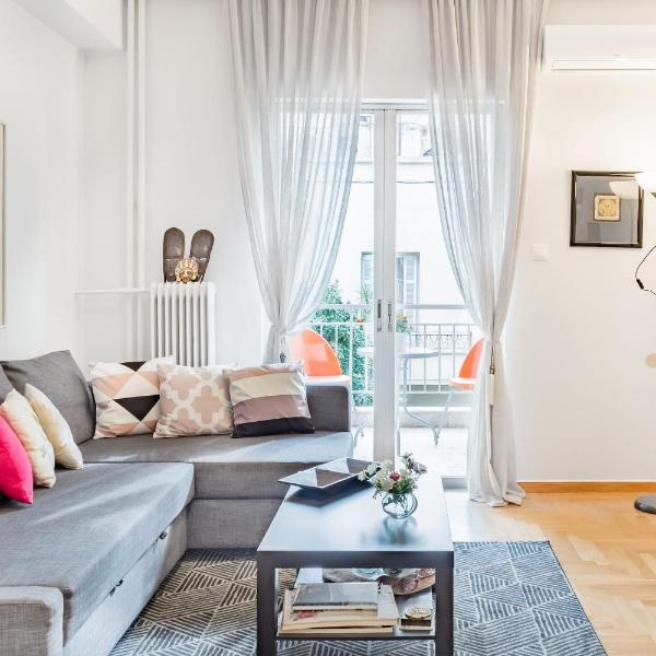 Koukaki Apartment with a Sunny Balcony, near the Acropolis