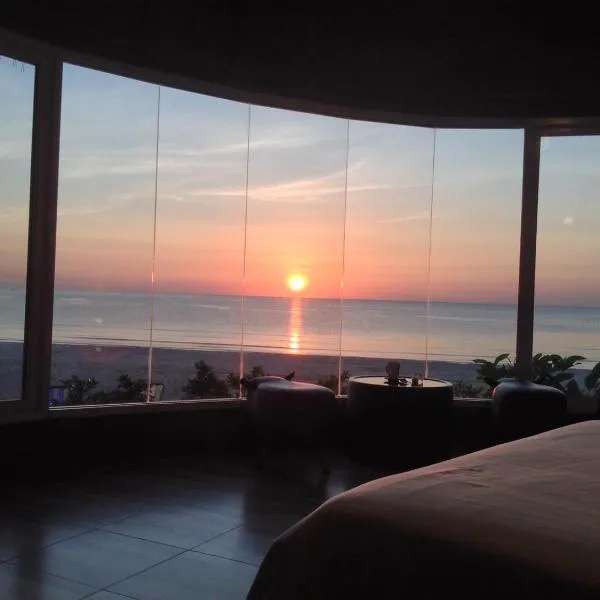 Ban Tawansongfa, hotel v destinaci Lang Suan