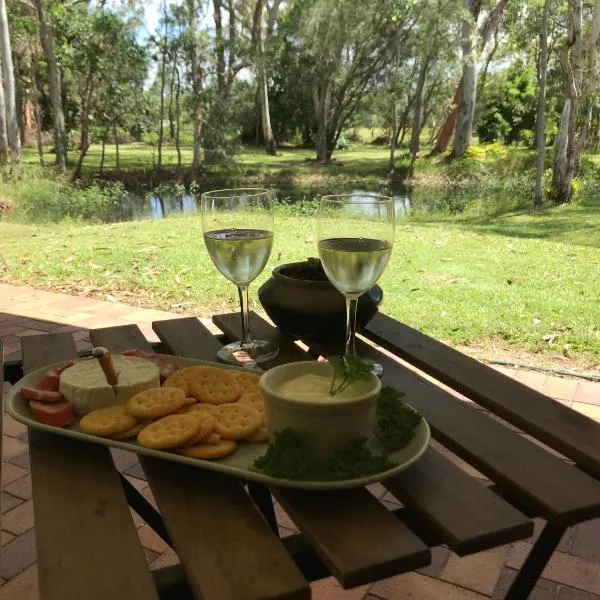 Noosa Lake Weyba, hotel v destinaci Weyba Downs