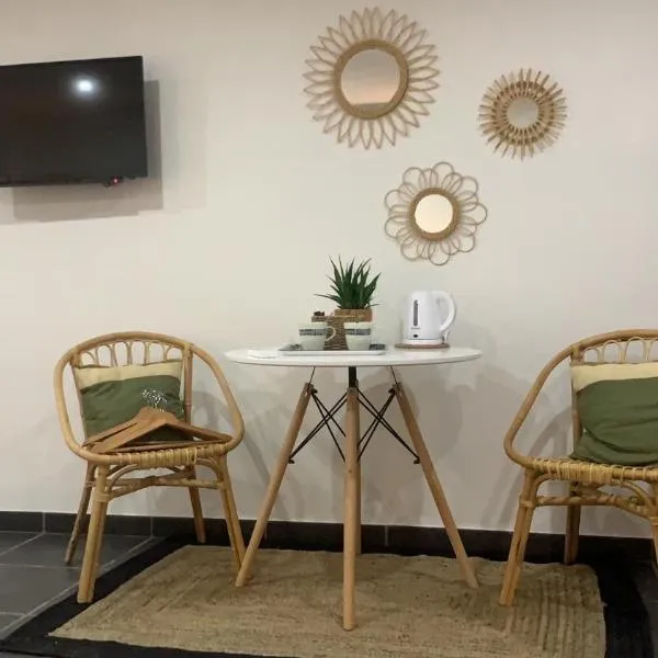 Aux Fines Bulles Chambres d hôtes, ξενοδοχείο σε Neuve-Maison