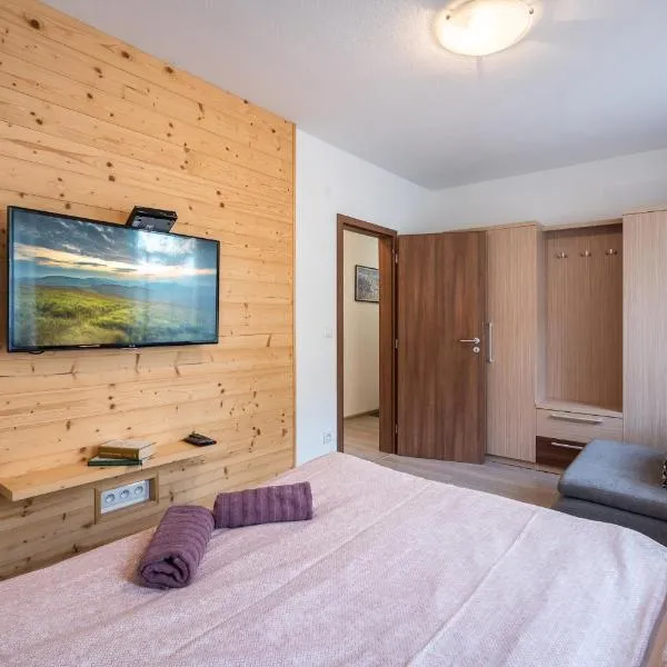 Apartment Anna Chopok, 1 110 m, 3 min to Ski Chopok Jasna South, hotel v Demänovské dolině