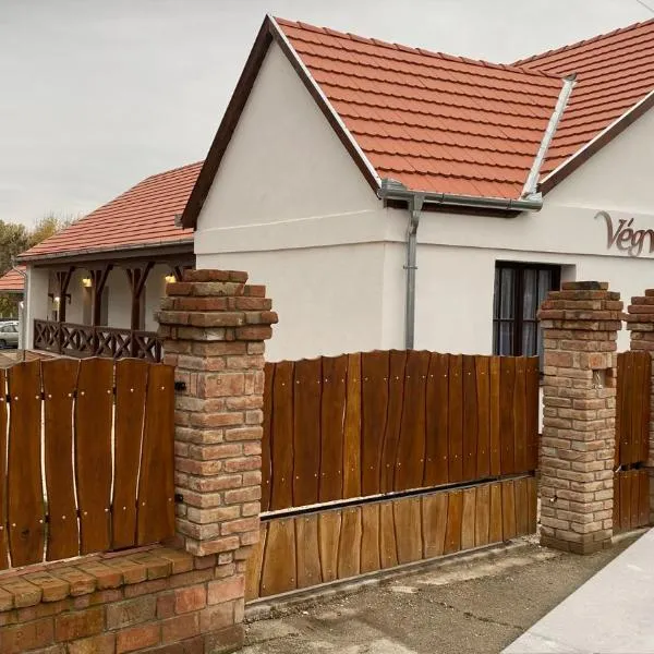 Végvári Vendégház, hotel in Magyarbóly