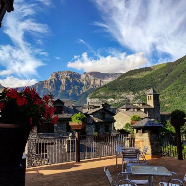 Hotel Villa de Torla, hotel din Torla