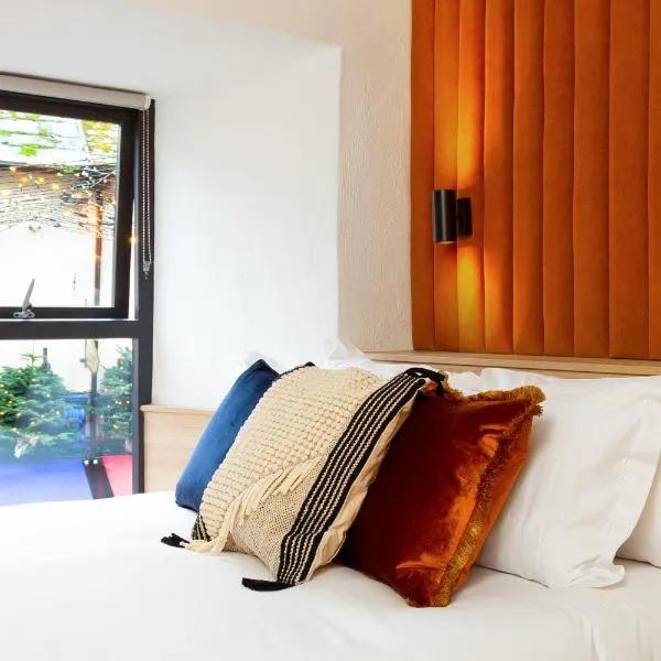 The Snug Townhouse, hotel u gradu Golvej