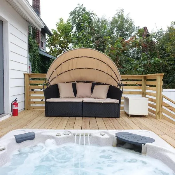 Best Home To Visit NYC+Hot Tub+EWR Airport+Free Parking, hotel v destinaci Hillside