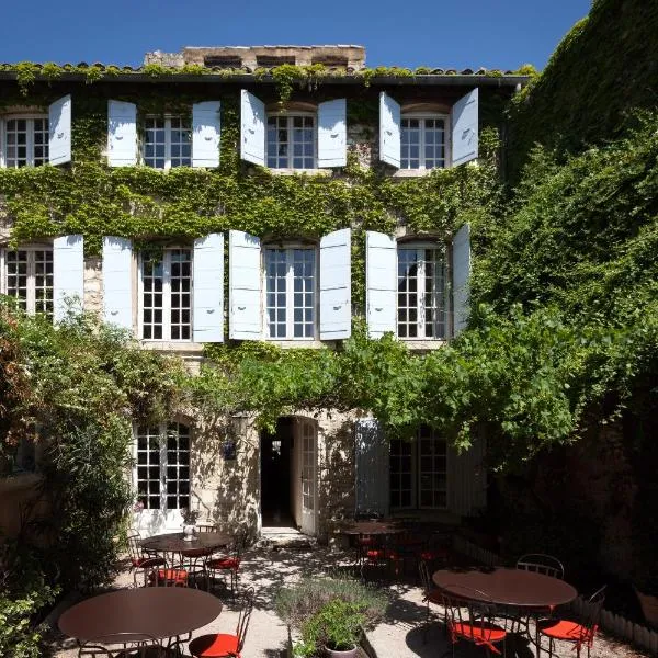 Villeneuve-lès-Avignon में, होटल Hotel De L'Atelier