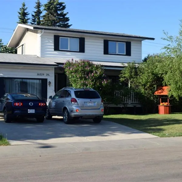 The Dewberry Homestay B&B, hotel v destinaci Edmonton