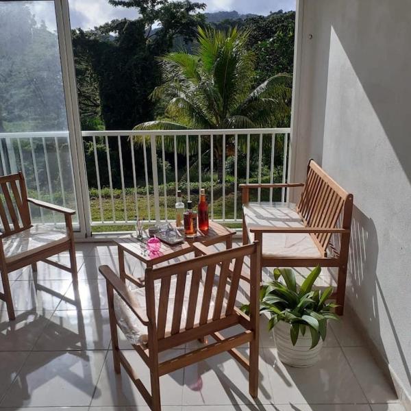 Chez coco appartement AZURE, Petit Bourg