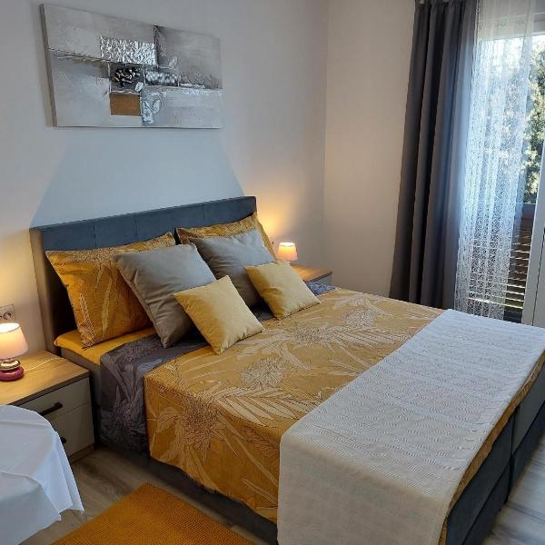 Room Violeta