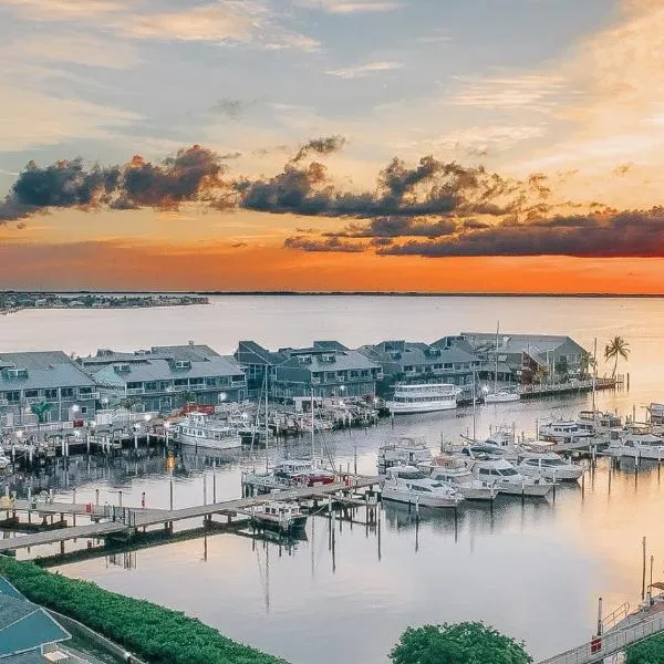 The Suites at Fishermen's Village - 2 Bedroom Suites, hotelli kohteessa Punta Gorda
