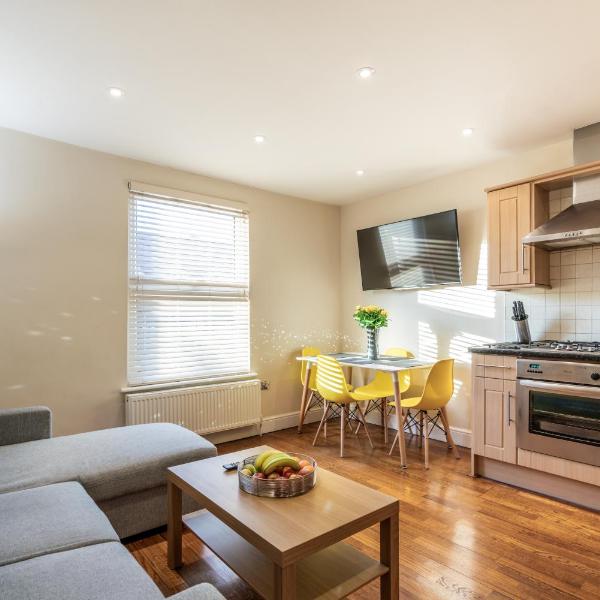 One Bedroom Flat in Bush Hill Park