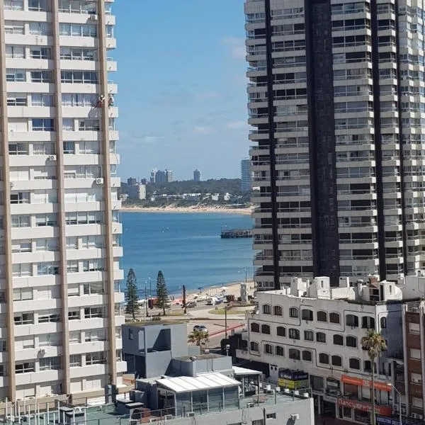 Santos Dumont 805, hotel in Punta del Este