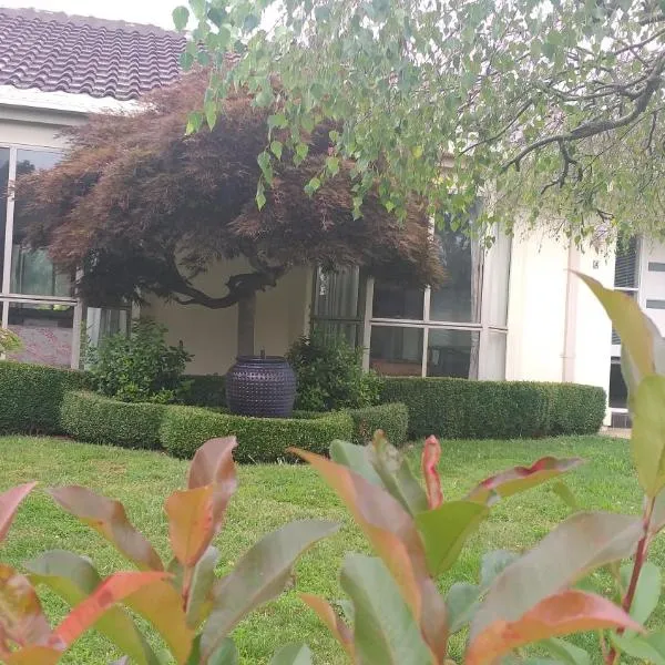 Sweet Holiday Home by the Golf Course, hotel v destinaci Canberra