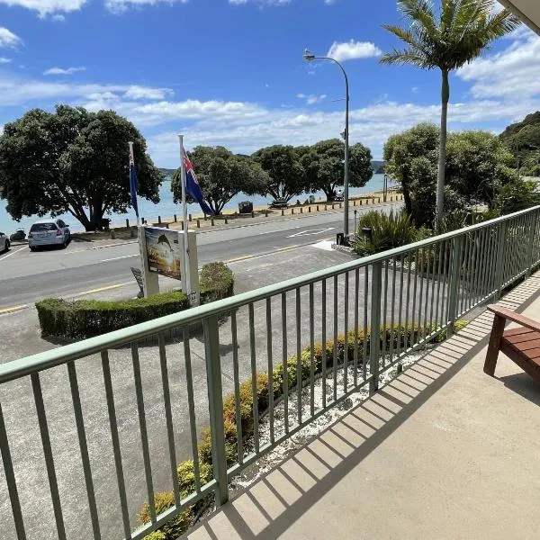 Bay Sands Seafront Studios, hotel in Paihia