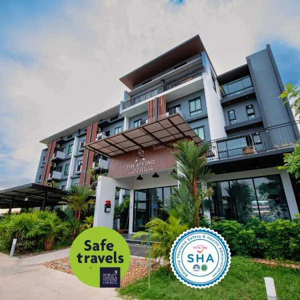 The Living Hotel SamutPrakan, khách sạn ở Bang Bo