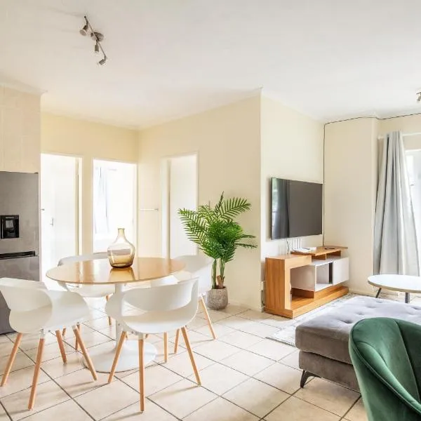 Beautiful Two Bedroom Appartment In Hatfield, hotel in Pretoria