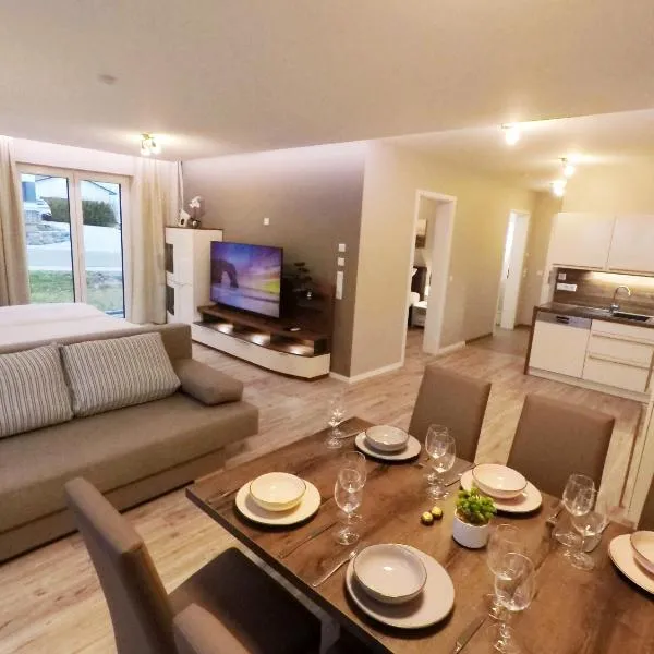 -Neubau- 68 qm 2-Zimmer-Wohnung, hôtel à Fulde