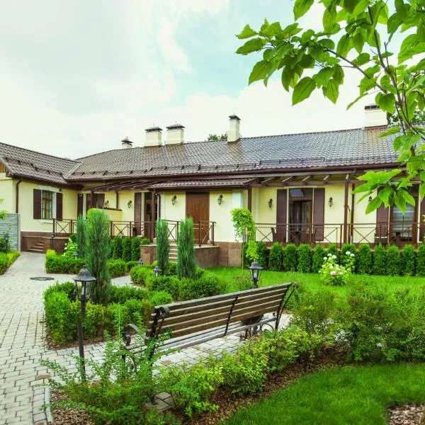 Petrani Central, מלון בקייב