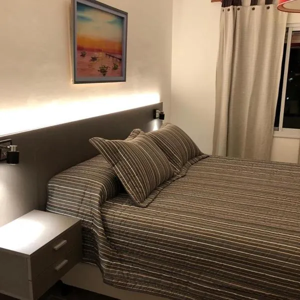 Departamento Alberdi Completo con Cochera, hôtel à Córdoba