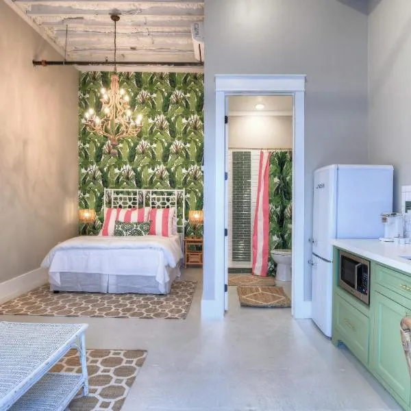 Banana Bay @emilysontheisland, hotel in Galveston