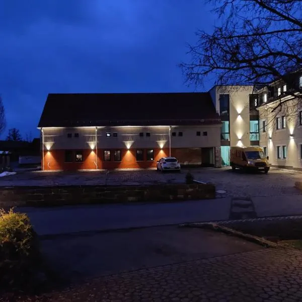 Landhaus Rhönblick, hotel v destinaci Künzell