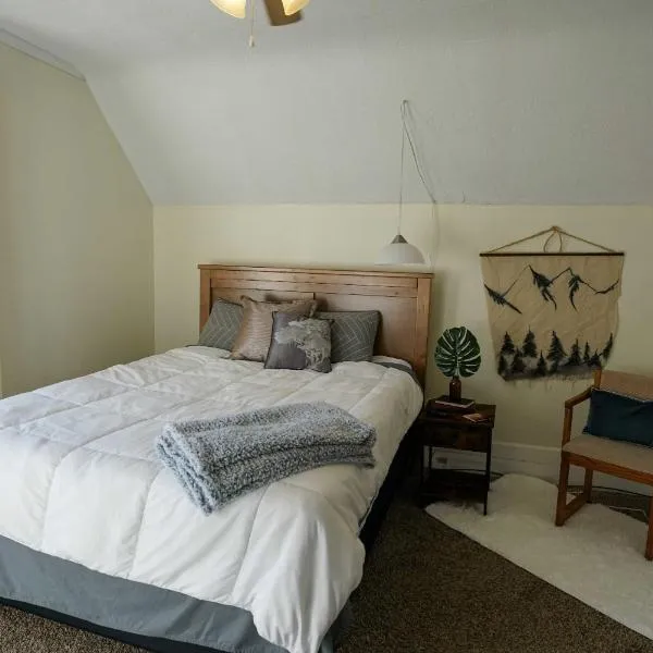 2 Bedroom Apartment near NDSU and Downtown Fargo, hotel in Fargo