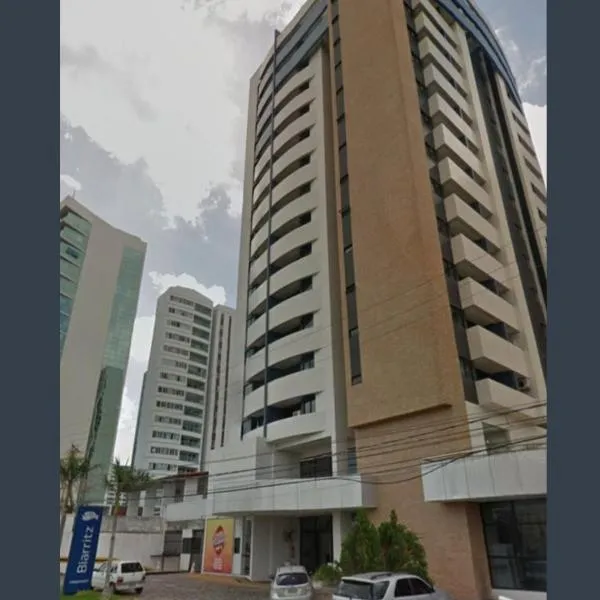Flat Biarritz Ao Lado da Litorânea l Ferreira Hospedagens, hotel in São Luís