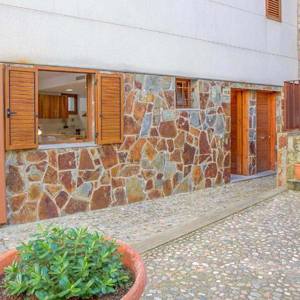 Stunning Apartment In Tossa De Mar, Girona With 2 Bedrooms And Wifi