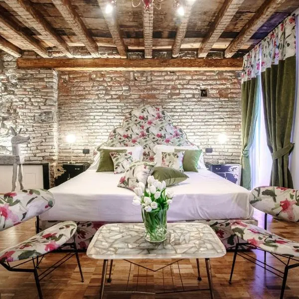 Vitrum - Como Luxury Suites, hotel in Como